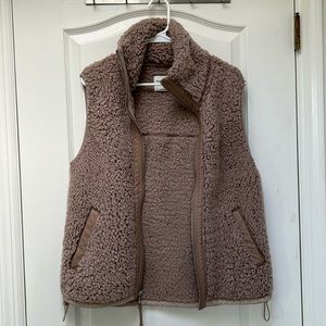 Abercrombie & Fitch Faux Fur Vest